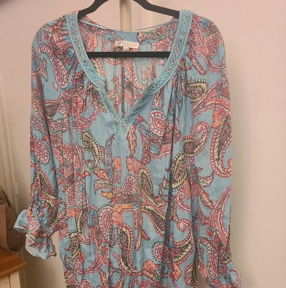 Floral top - Picture 1 of 3